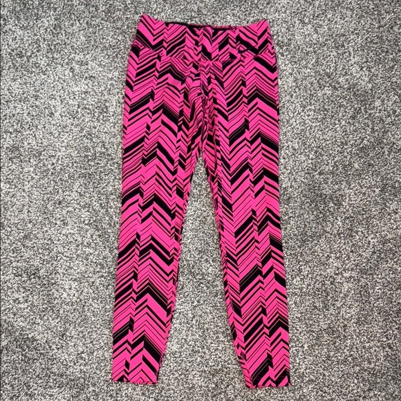 Nike DriFit High Waist Legging in Pink/Black - Picture 1 of 4